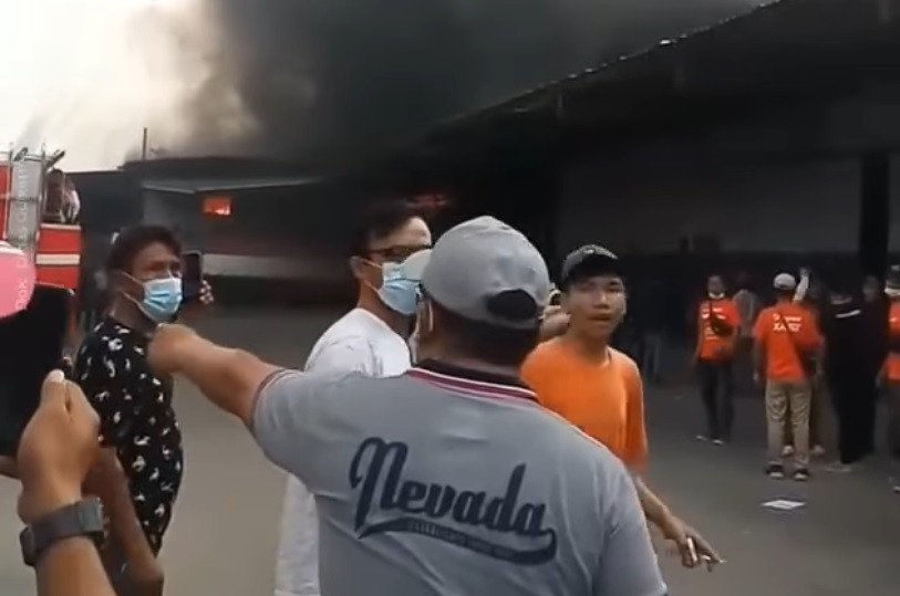 Gudang Ekspedisi Shopee Terbakar