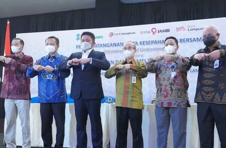Herman Deru Hadiri Penandatanganan MoU Pinjaman Daerah Melalui Pembiayaan Sindikasi