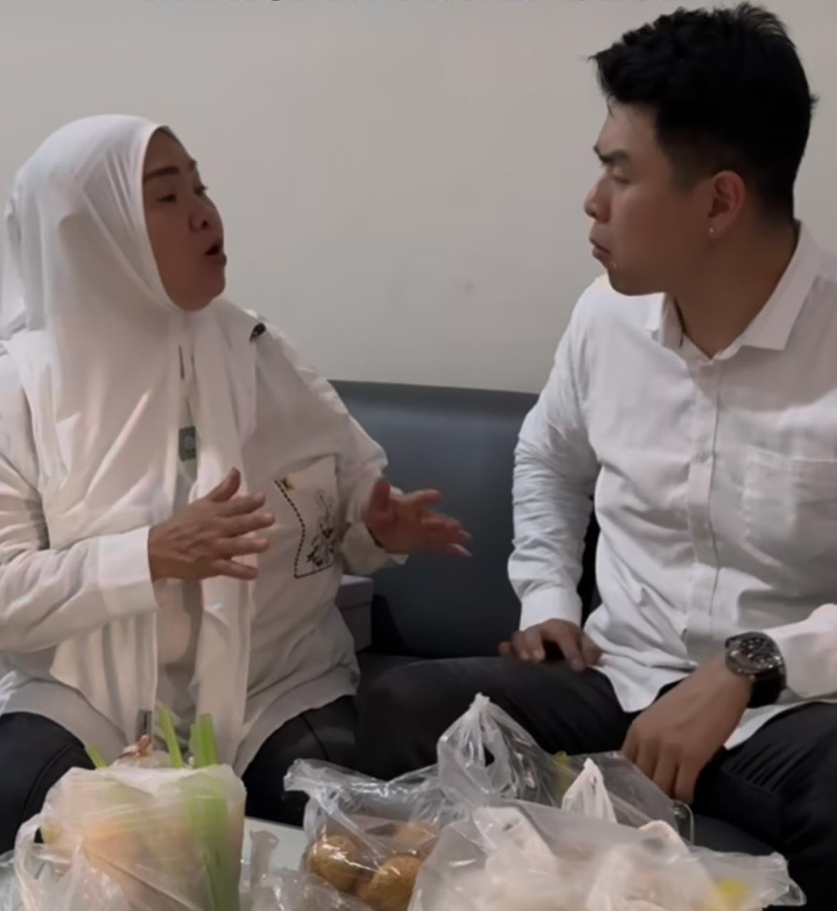 Ibunda YouTuber Crazy Rich Surabaya Memeluk Islam Ungkap Dapat Hidayah