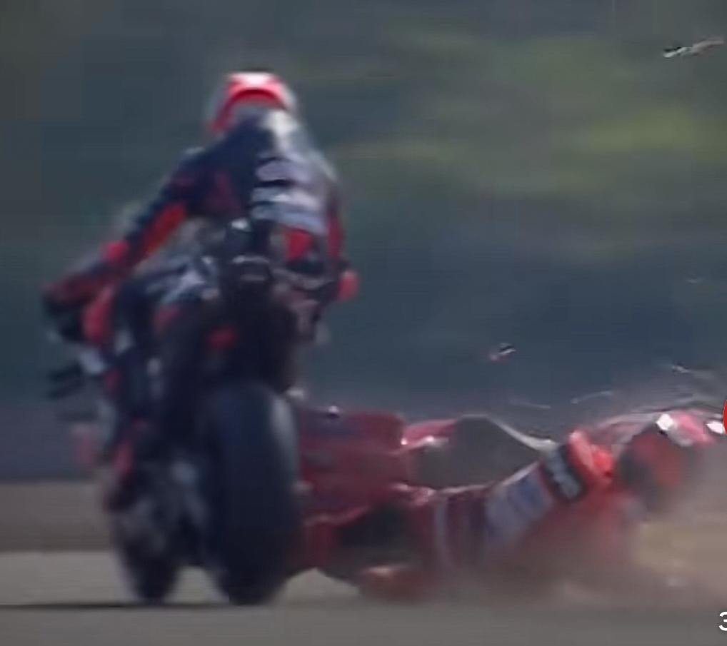 Insiden Sengit di GP Indonesia, Kondisi Terkini Bezzecchi Usai Benturan dengan Marquez