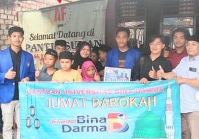 Jumat Barokah di Panti Asuhan Al-Fatih Palembang: Mahasiswa UKM Al Qorib UBD Berbagi Kebahagiaan