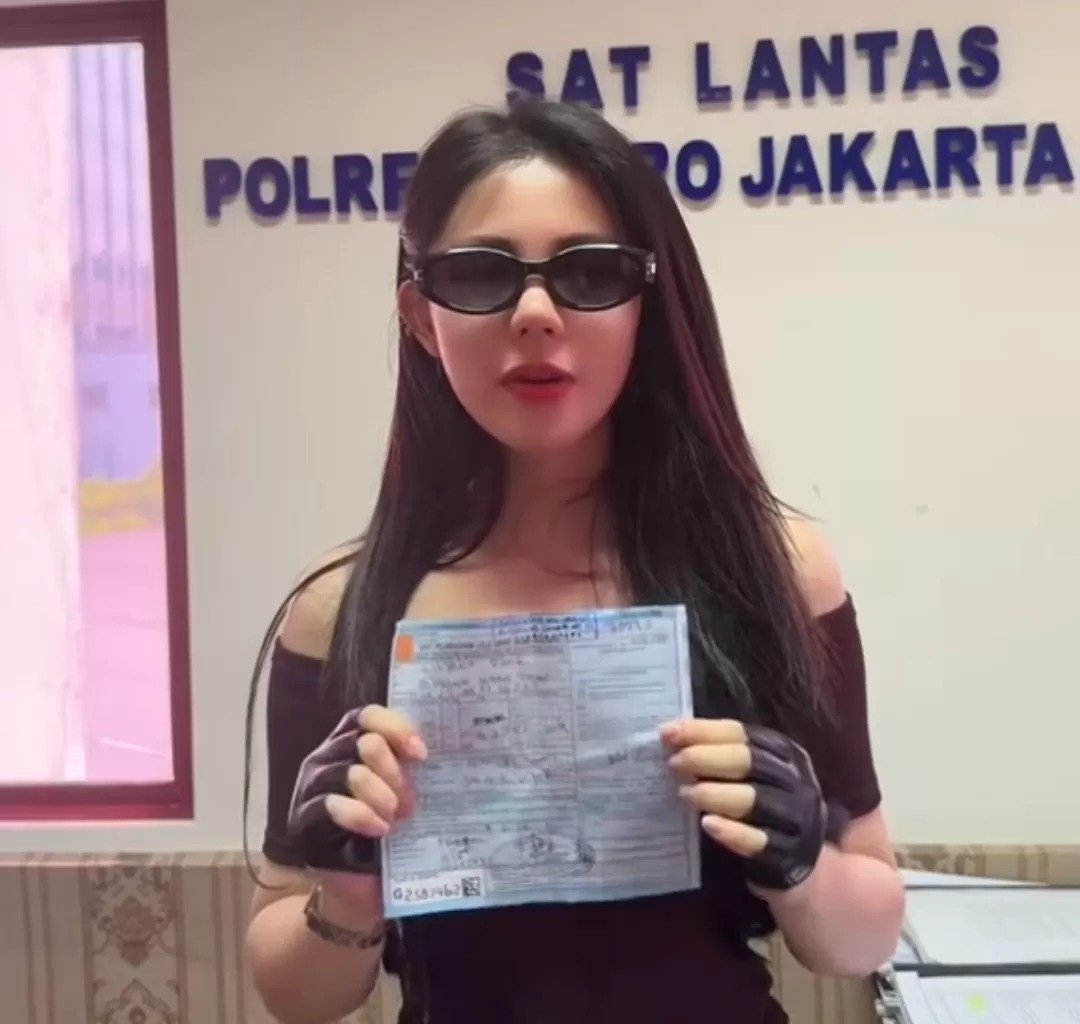 Klarifikasi Zoe Levana Ambil Surat Tilang, Tuai Kecaman Netizen