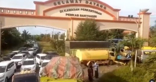 Palembang-Betung Macet Total, ini Penyebabnya