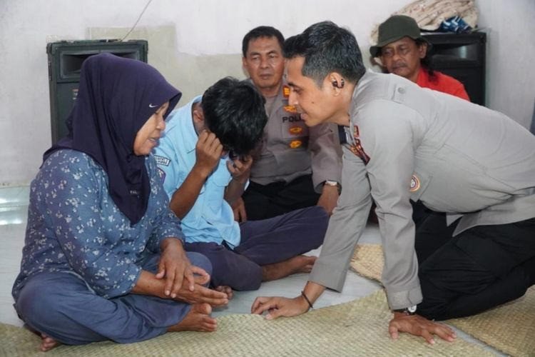 Sedih! Siswa Gagal Ujian Praktik karena Belum Bayar, Kepsek Dicopot