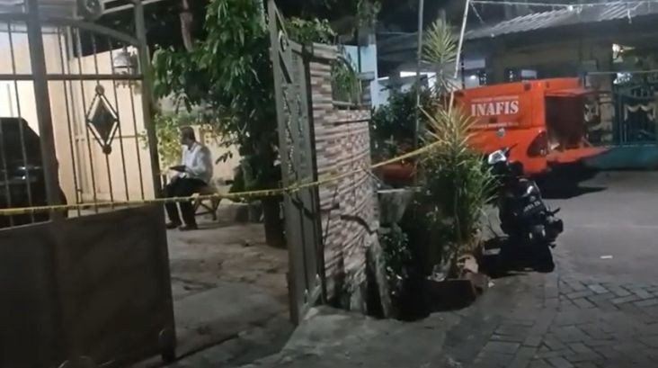 Seorang Suami Temukan Istri Tewas Mengenaskan di Kamar Mandi Terbungkus Sarung