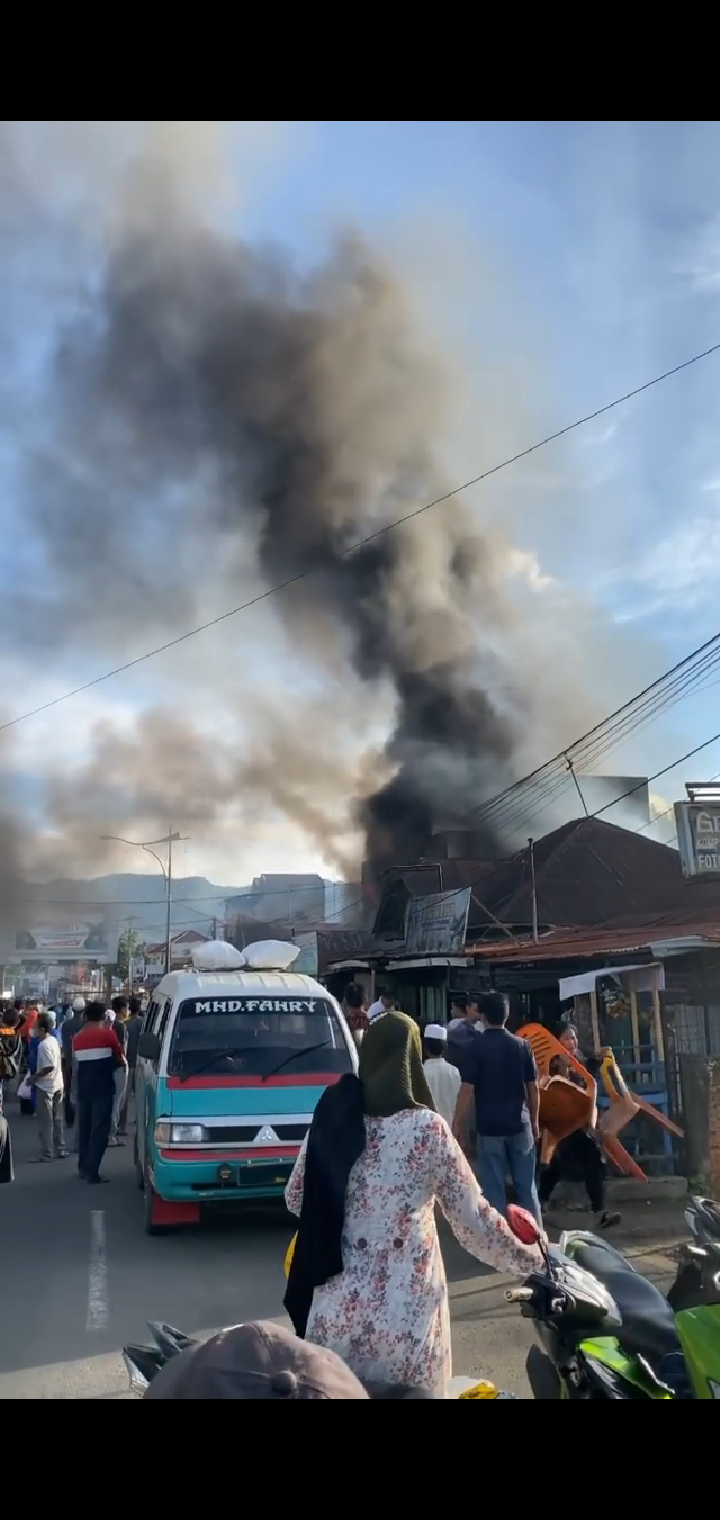 Sidempuan Selatan Mengepul, Tiga Rumah Warga Terbakar