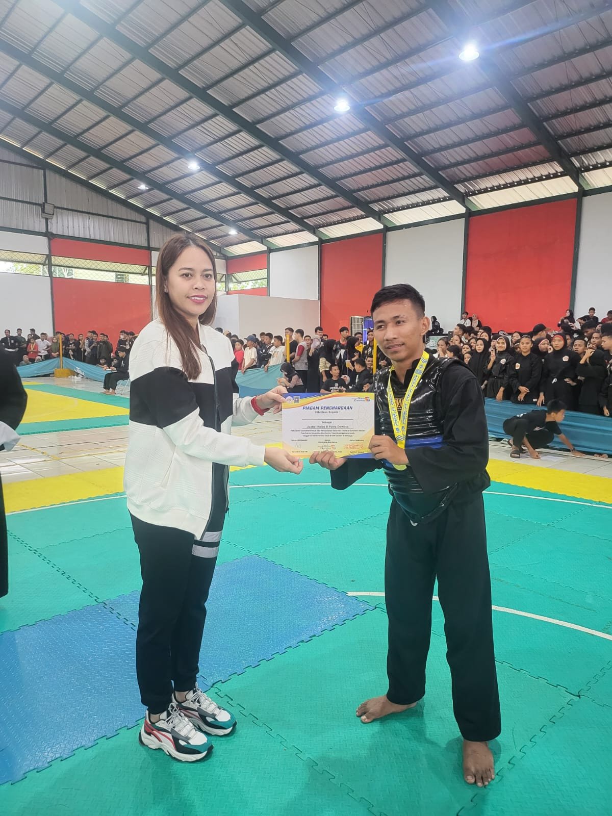 Tournament Pencak Silat PSHT UBD Ditutup Dengan Meriahnya Acara Penyerahan Piala Rektor Tahun 2023