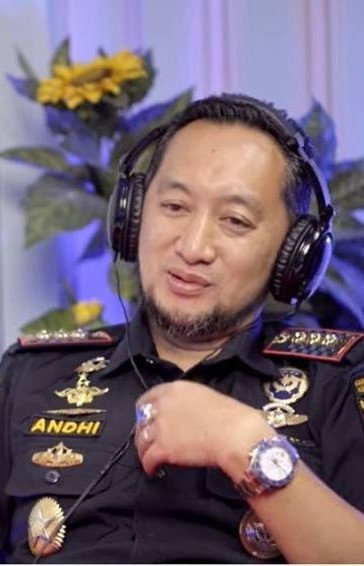 Viral Kepala Bea Cukai Makassar Jadi Sorotan Diduga Gunakan Jam Tangan Rolex Ratusan Juta