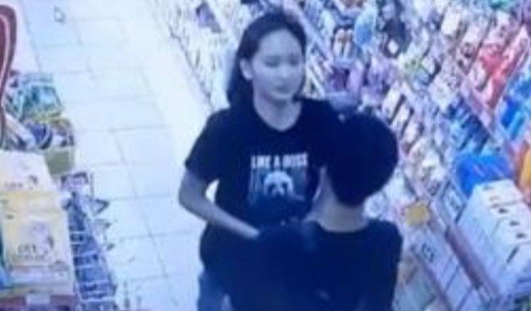 Viral Sepasang Sejoli Lakukan Pencurian Kosmetik di Minimarket
