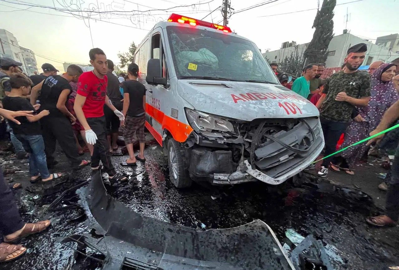 Zionis Israel Bombardir Konvoi Ambulans di Rumah Sakit Al-Shifa, 13 Orang Tewas dan 26 Luka Parah